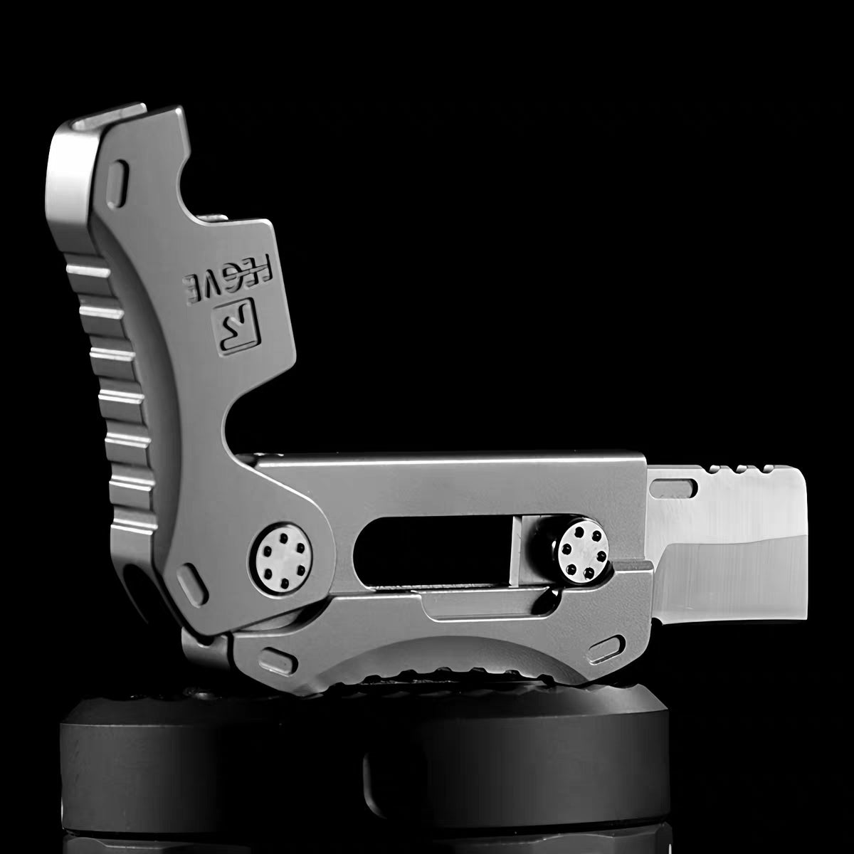 Titanium Gravity Knife