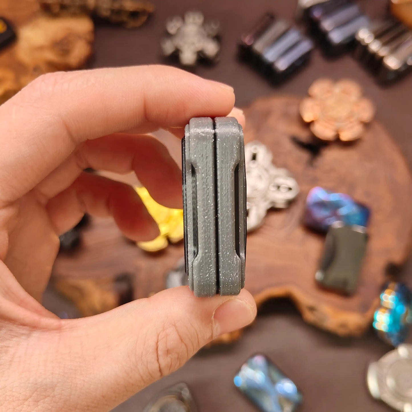 X56 Infinite-Slide Fidget Card